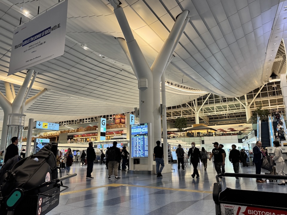 1 羽田空港国際線ロビー_01.jpg