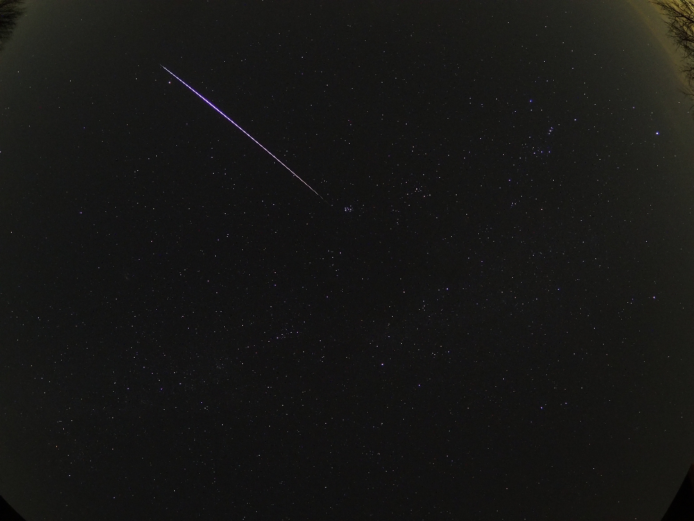 2020.12.13  22h03m22s 8mm F1.8 静止画.jpg